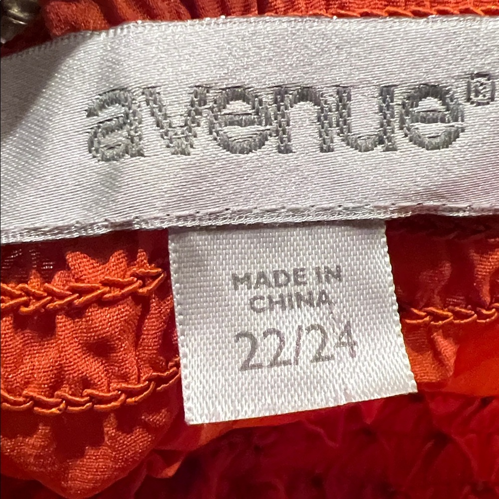 Avenue Women's Burnt Orange Blouse with Decorative Neckline Size 22/24 - Picture 6 of 9